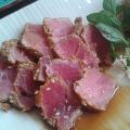 Tataki de atún con sésamo