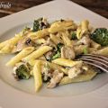 Pasta Alfredo con Pollo, Brocoli y Champiñones