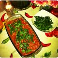 Curry rápido de tomate y fideos (Gujarati Sev)