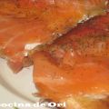 TOSTAS  DE SALMÓN Y ENELDO