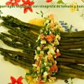 ESPARRAGOS TRIGUEROS CON VINAGRETA DE TOMATE Y[...]