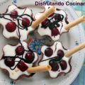 Tulipas de chocolate con yogur y cerezas