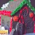 Casa de Halloween de galleta de chocolate
