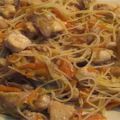 FIDEOS CHINOS CON POLLO