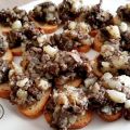 TOSTA DE PATATAS CON MORCILLA/Potatoes with[...]