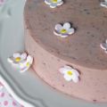 Tarta de vainilla con frutos rojos y bordes[...]