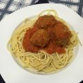 Espaguetis con albóndigas