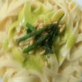 Tagliatelle con pesto de espárragos trigueros