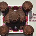 Bombones caseros de chocolate negro rellenos de[...]