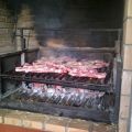 Como encender el carbón con piñas