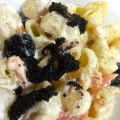 Ensalada de pasta con salmón y caviar