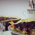 Tarta de moras y crema pastelera.