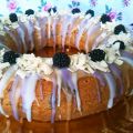 Rosca de moras y crema de whisky.
