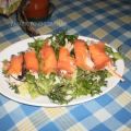ROLLITOS DE SALMÓN Y PALITOS DE CANGREJO