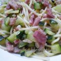 Spaguettis con calabacin y jamón