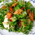 ENSALADA DE BROTES CON QUESO DE CABRA, NUECES Y[...]