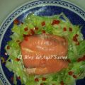 Rollito de Salmon ahumado relleno de queso y[...]