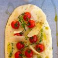 Focaccia de tomates cherry y queso manchego.
