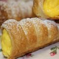 Canutillos de hojaldre y crema pastelera