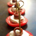 Aperitivo de tomate con queso burgos y anchoa