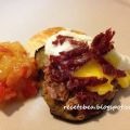 Milhoja de berenjena con minihamburguesa de buey