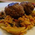 Albóndigas con salteado de lentejas rojas