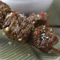Brochetas picantes de carne de res y jengibre