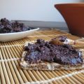 Tapenade, paté de aceitunas negras