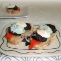 MONTADITOS DE MORCILLA CON HUEVO DE CODORNIZ