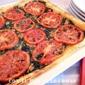 HOJALDRE DE ESPINACAS Y ATÚN CON TOMATES