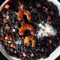 Risotto de arroz venere con setas, langostinos[...]