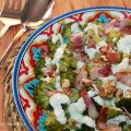 ENSALADA DE BROCOLI CON SALSA DE QUESO