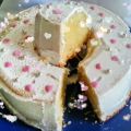 Bizcocho de vainilla con glaseado y corazones