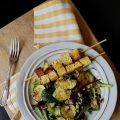 Ensalada templada de quinoa con brochetas de[...]