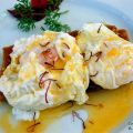 Huevos Escalfados con Salsa de Azafrán