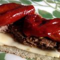 Tosta de hamburguesa de buey, queso y pimiento[...]
