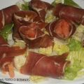 ROLLITOS DE JAMÓN CON TOMATE