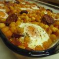 Garbanzos con chorizo y beicon con huevos, al[...]