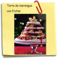 Torre de merengue con frutas