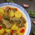 Guiso de costillas con patatas en amarillo