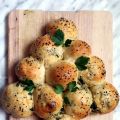 Brioche navideño de mantequilla, ajo y perejil
