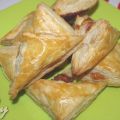 HOJALDRE en TRIANGULOS de JAMÓN y QUESO
