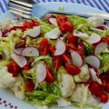 Ensalada de coliflor, rábanos y col