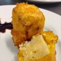 Buñuelos de tortilla española con miel de caña