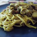 FIDEOS CHINOS CON VERDURAS Y BACóN AL CURRY