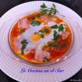 HUEVOS AL PLATO CON JAMÓN DE PAVO Y PEREJIL