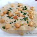 Sopa de patatas y queso con maíz