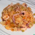 Tiburones con calamares