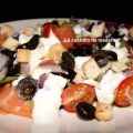 ENSALADA GRIEGA CON SALMÓN