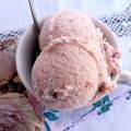 Almíbar de rosas y un helado.